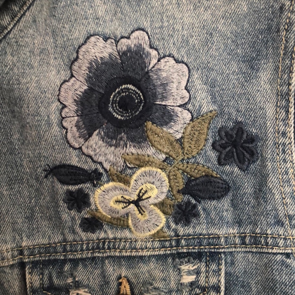 Forever 21 Denim Jean jacket floral accent - Picture 6 of 11